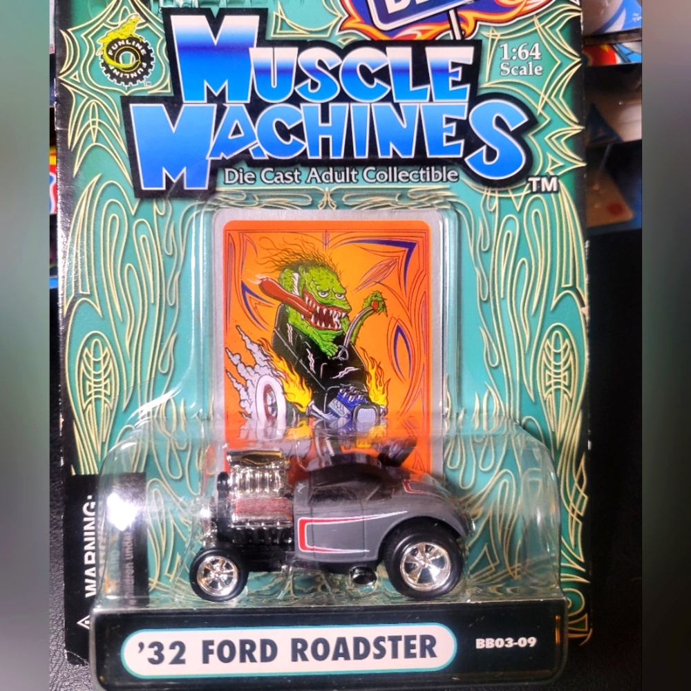 Muscle Machines '32 Ford Roadster Diecast Collectible